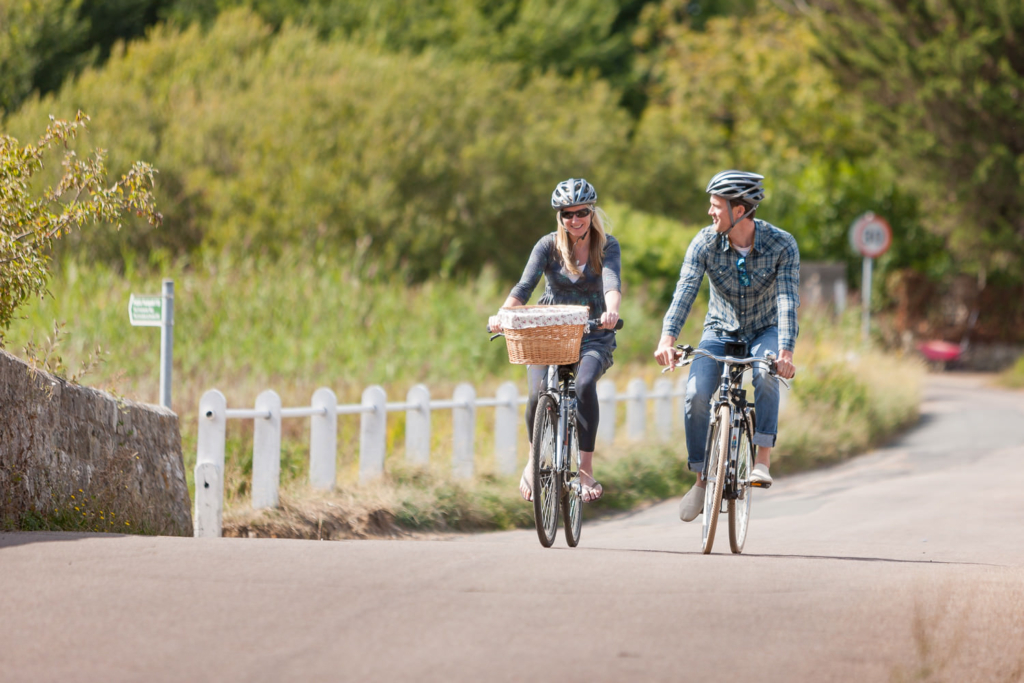 5 best family cycling routes on the Isle of Wight - Isle of Wight Bed ...